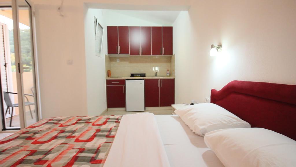 Apartments Percobic Sutomore Room photo